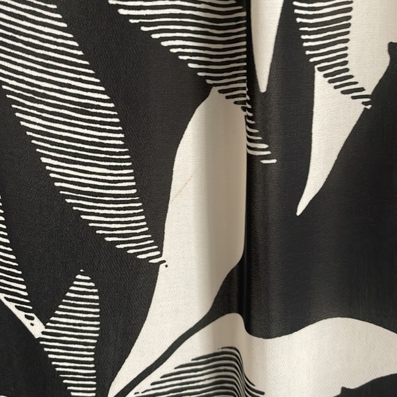 Flowy Dress - Picture 3 of 3